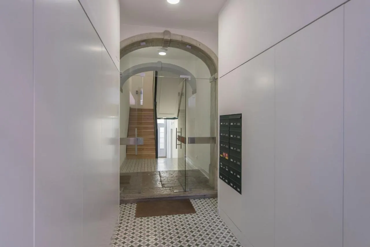 Lovelystay - Sunny Flat W/ Balcony Overseeing Graca And River Lissabon Portugal