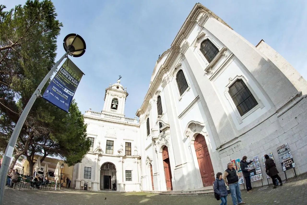 Lovelystay - Sunny Flat W/ Balcony Overseeing Graca And River Lissabon Appartement