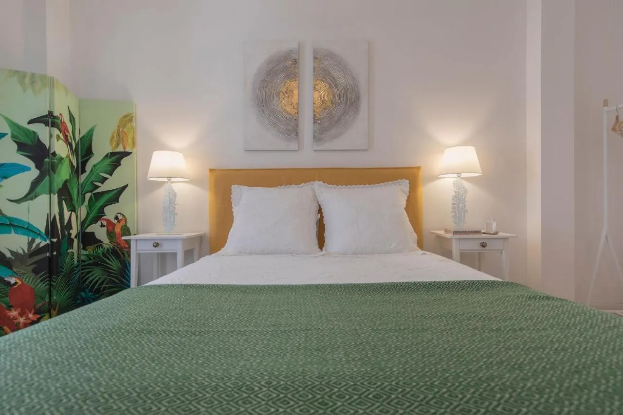 Lovelystay - Sunny Flat W/ Balcony Overseeing Graca And River Lissabon