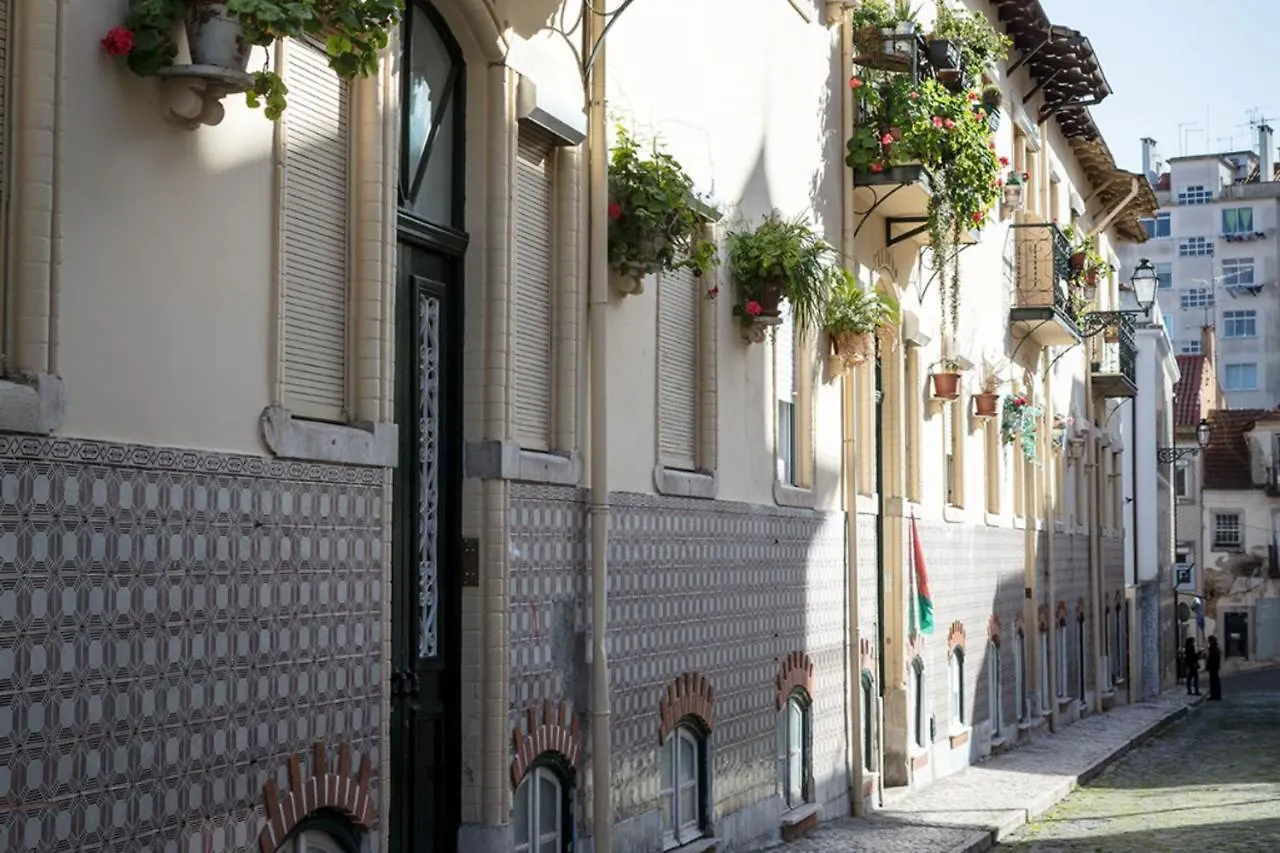 Apartmán Lovelystay - Sunny Flat W/ Balcony Overseeing Graca And River Lisboa Portugalsko