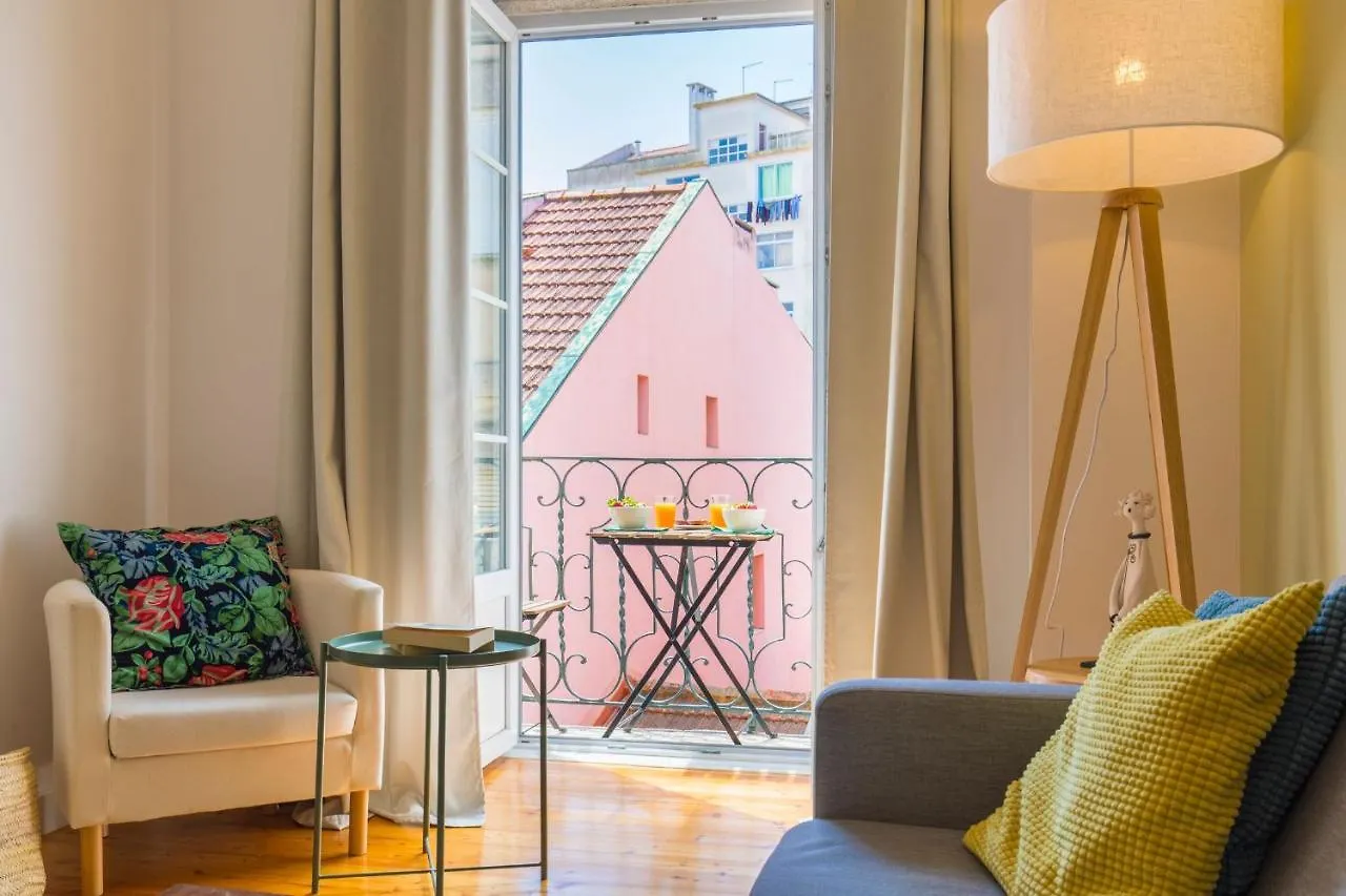 Apartmán Lovelystay - Sunny Flat W/ Balcony Overseeing Graca And River Lisboa Portugalsko